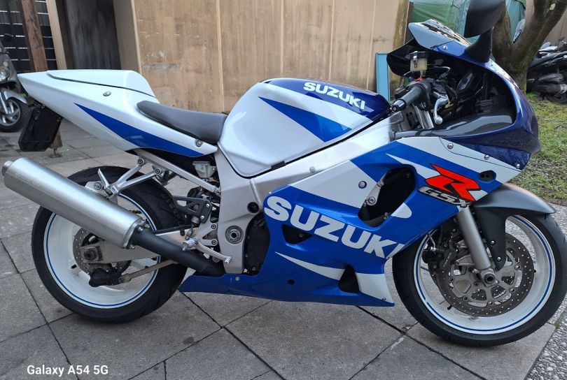 SUZUKI GSXR 600 2001, CHF 2.790,00, Bellinzona