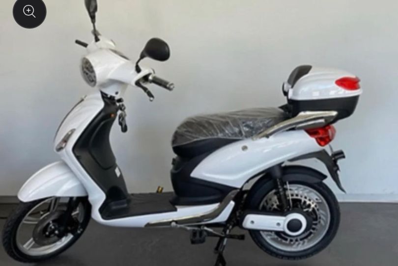 Scooter elettrico senza patente, CHF 1.200,00, Cureglia