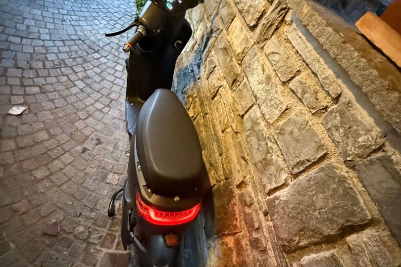 Scooter elettrico nero opaco , CHF 450,00, Lugano