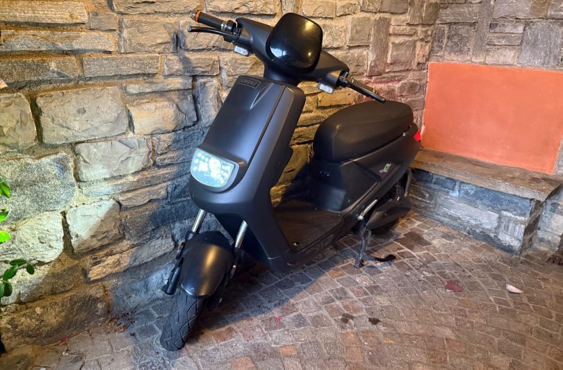 Scooter elettrico nero opaco , CHF 450,00, Lugano