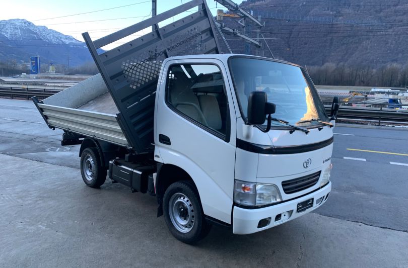 TOYOTA DYNA