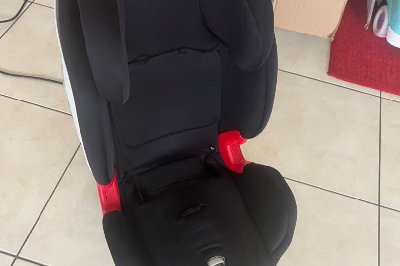 Seggiolino isofix 15-36 kg Chicco 