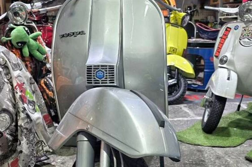 Vespa PX grigio chiaro di luna, CHF 8.900,00, Bellinzona