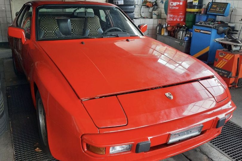 PORSCHE 944, Agno, Switzerland