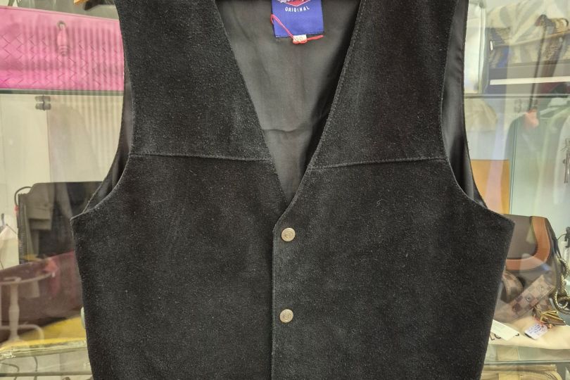 Gilet vintage anni 1980 in camoscio nero, Canobbio