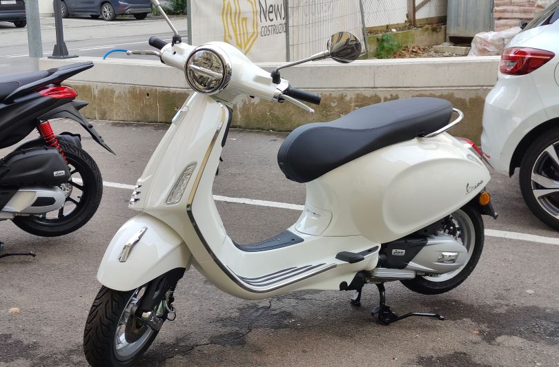 Piaggio Vespa 125 nuova, Pregassona, Switzerland