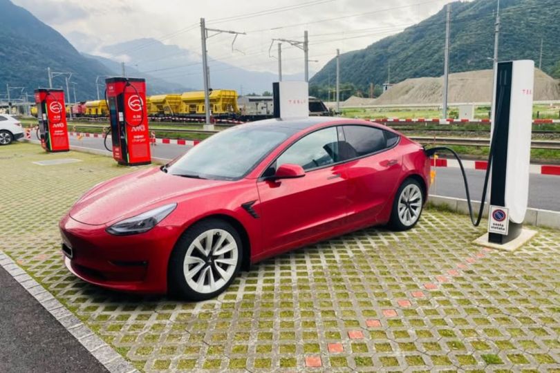 Tesla Model 3 Long Range 580 km autonomia, Sant Antonino, Switzerland