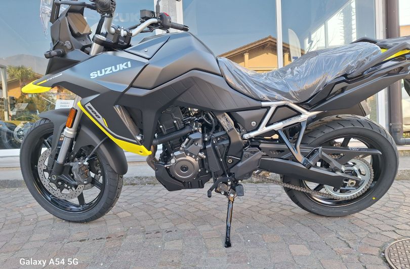 SUZUKI 800 SE 2025, Bellinzona, Schweiz